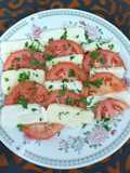 سلطة الطماط وجبن الحلوم 🍅🍅