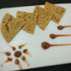 A picture of Chilli-Garlic Parathas.