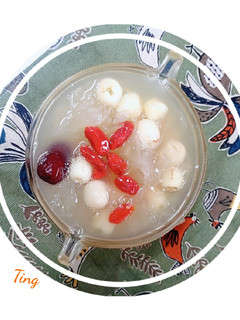 雪耳蓮子湯 的食譜成品照片