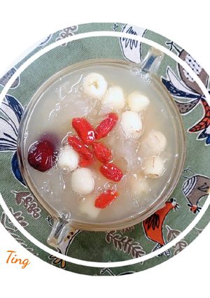 雪耳蓮子湯 的食譜成品照片