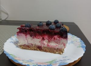 O poză a rețetei Cheesecake cu fructe de pădure.
