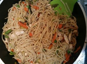 صورة لوصفة جاينزيز بالدجاج (سباغتي صيني بالدجاج)