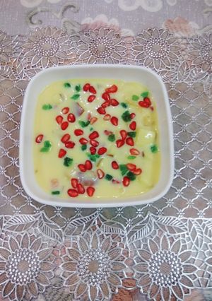 A picture of Fruit Custard.