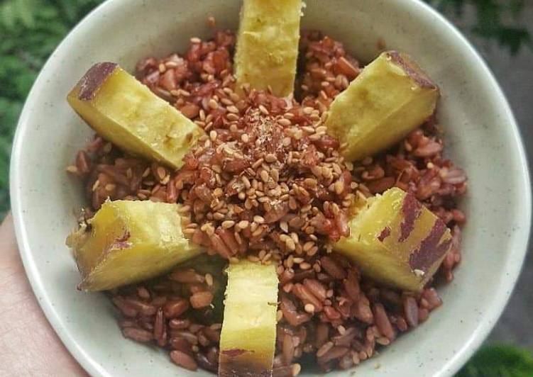 Cách Làm Món Cơm gạo lứt đỏ độn khoai lang của Hien Thanh - Cookpad