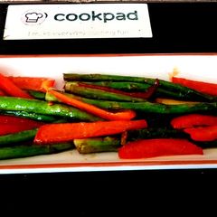 A picture of My Sweet chilli Aspargus with Sweet Pepper Starter 😁.