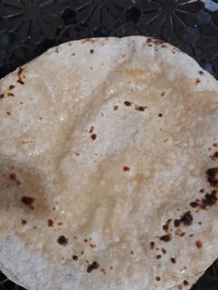 ફુલકા રોટલી (Fulka Roti Recipe In Gujarati) રેસીપી મુખ્ય ફોટો