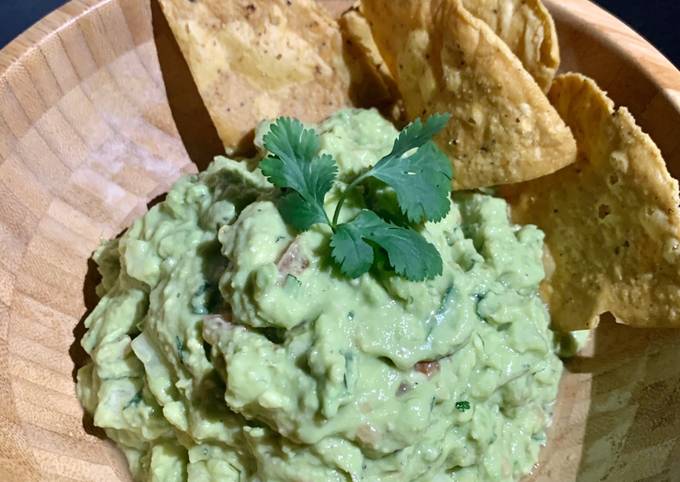 Steps to Make Any-night-of-the-week Guacamole