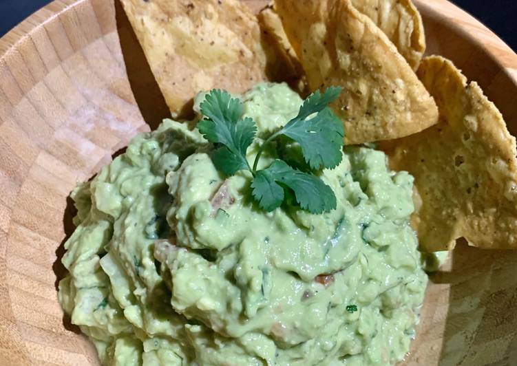 Simple Way to Make Any-night-of-the-week Guacamole