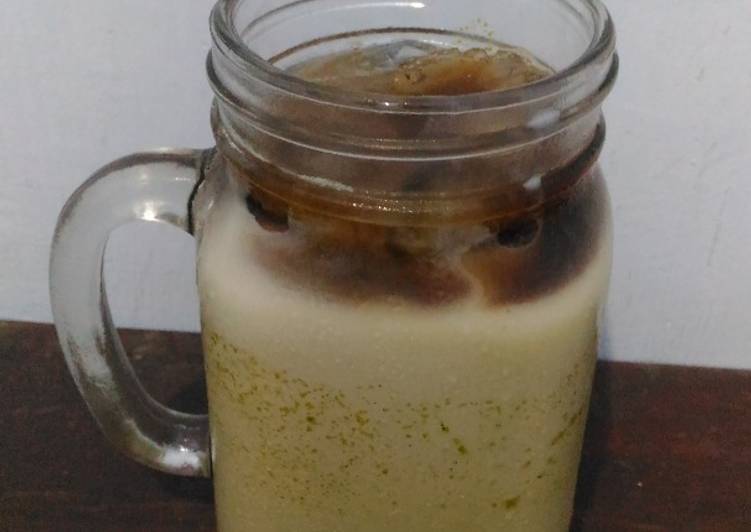 104. Ice matcha espresso latte ala cafe