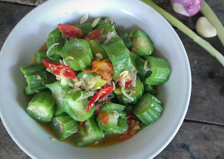 Resep Gambas Tumis Rebon oleh DapoerAy's - Cookpad