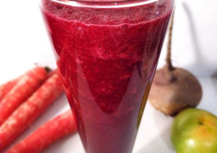 Powerful red smoothie