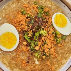 A picture of Lugaw (Filipino Rice Porridge).