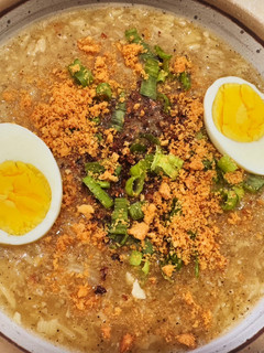 A picture of Lugaw (Filipino Rice Porridge).