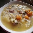 Sopa de carne con brócoli y arroz