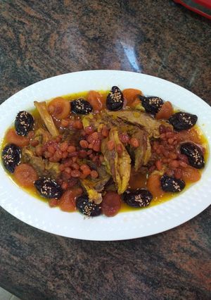 صورة لوصفة طاجين برقوق او خوخ) مالح وحلو