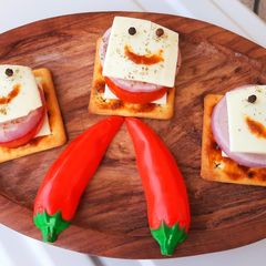 A picture of Pizza crackers 🙂🙂.