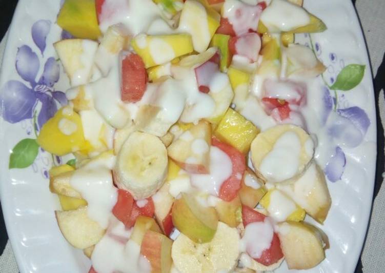 Recipe: Yummy Fruit salad and yorghurt