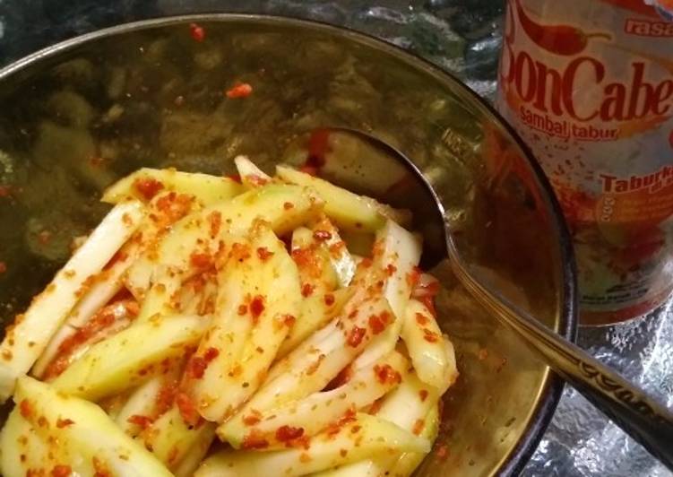 Bagaimana Menyiapkan Sambal mangga malas yang Enak Banget