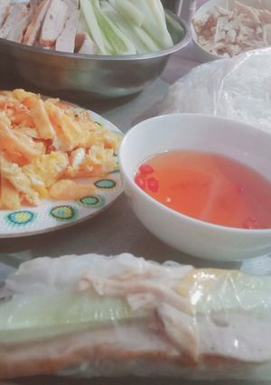Hình của món Bánh tráng cuộn bún.