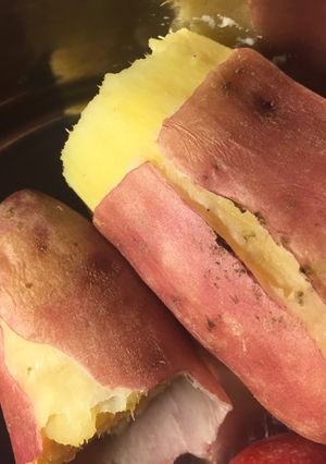 Hình của món Khoai lang luộc bữa sáng healthy 130kcal.