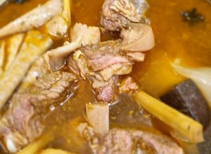 Hình của món Bún Sườn Bò Tơ.