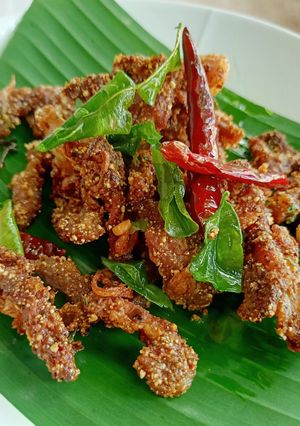 รูปของ หมูคลุกฝุ่น (ลาบทอด)