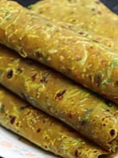 દુધી ના થેપલા (Dudhi Thepla Recipe In Gujarati) રેસીપી મુખ્ય ફોટો