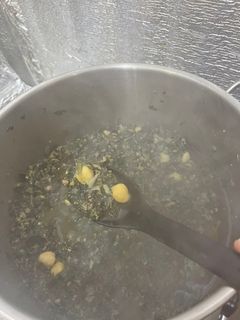 صورة لوصفة سبانخ باللحمة المفرومة والحمص