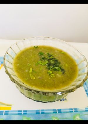 A picture of Green peas soup.