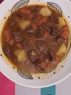 Una foto de Estofado de ternera con patatas