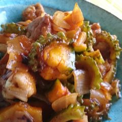 A picture of Sweet & sour pork of summer vegetables.