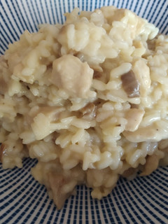 Una foto de Risotto de pollo y setas