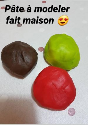 صورة لوصفة عجينة للاطفال Pâte a modeller fait maison