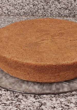 Una foto de Bizcochuelo de chocolate (ideal para rellenar) | fran cocina