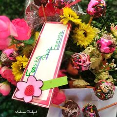 A picture of Cake Pops Truffle Bouquet #foodiesandfriends.