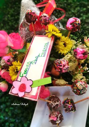 A picture of Cake Pops Truffle Bouquet #foodiesandfriends.