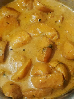 आलू दम (aloo dum recipe in Hindi) रेसिपी मुख्य फोटो