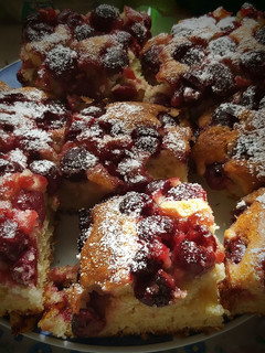 Meggyes poharas sütike 🍒🍒🍒 recept fotója