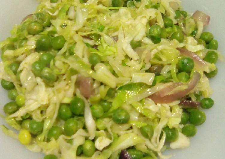 Step-by-Step Guide to Make Homemade Steamed cabbage and peas