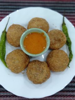 મગ ની દાળ ની કચોરી (Moong Dal Kachori Recipe In Gujarati) રેસીપી મુખ્ય ફોટો