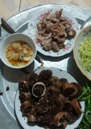 Hình của món Lòng lợn luộc.