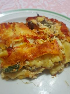 Una foto de Lasaña vegetariana de espinacas y champiñones