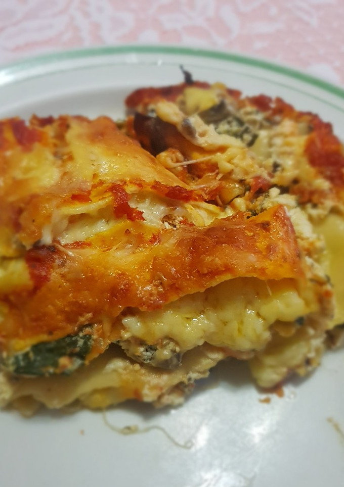 Una foto de Lasaña vegetariana de espinacas y champiñones