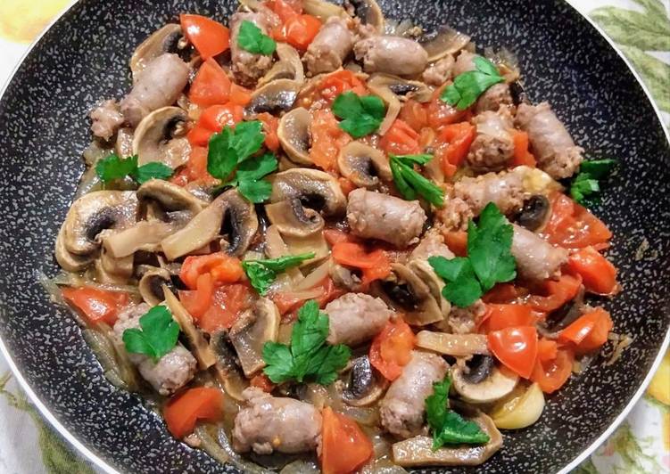 Salsiccia e funghi champignon