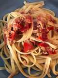 พาสต้า (Linguine) กับมะเขือเทศและทูน่า