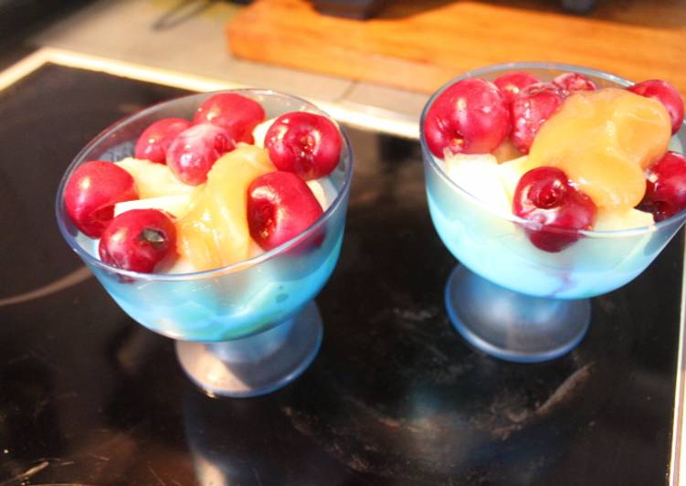 Melón con cerezas y yogurt liquido