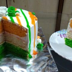 A picture of Tri -Colour Cake.