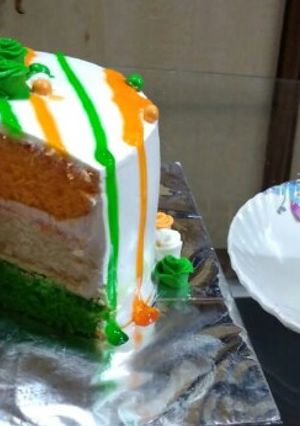 A picture of Tri -Colour Cake.