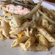 Pasta con salmón a la sartén