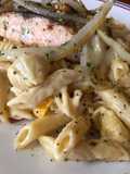 Pasta con salmón a la sartén